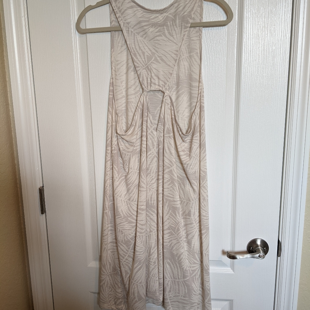 Paradise Bay women's casual sundress. Size L. Light tan with design. - Picture 3 of 5